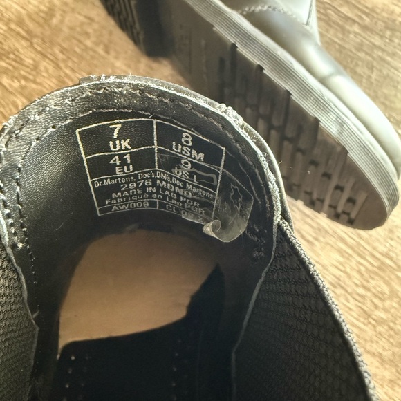 Dr Martens Chelsea Boot, Women’s size 9. Worn once! - Picture 4 of 5